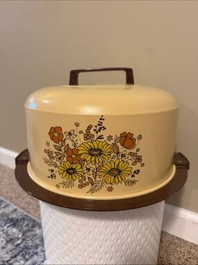 Vintage Atapco Dome Covered Locking Cake / Pie Carrier